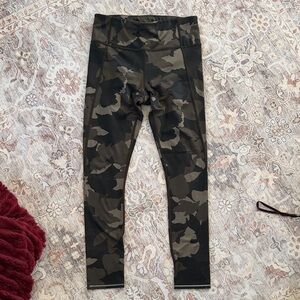 Athleta Women’s Camouflage Leggings
